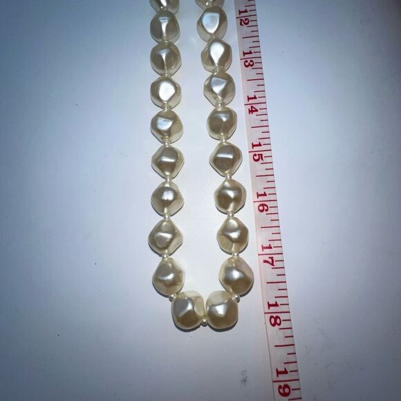 Vintage Strand of Faux Pearls - Picture 8 of 8